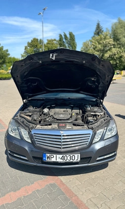 Mercedes-Benz Klasa E cena 52500 przebieg: 259500, rok produkcji 2012 z Piaseczno małe 497